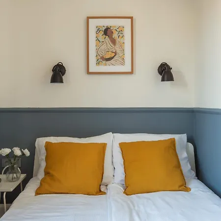 Cozy With Balcony Near Old Town By Rent Like *