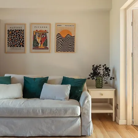 公寓 Cozy With Balcony Near Old Town By Rent Like