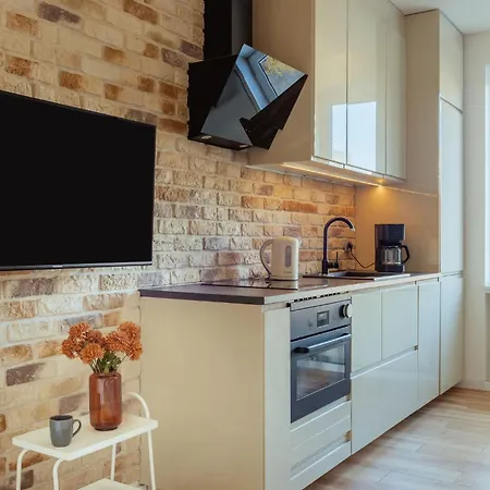 Cozy With Balcony Near Old Town By Rent Like Daire