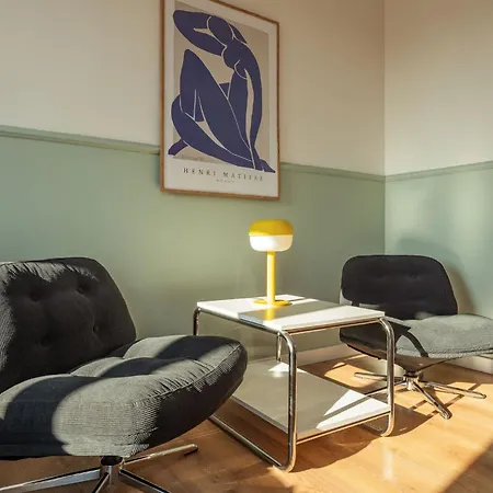 Cozy With Balcony Near Old Town By Renters